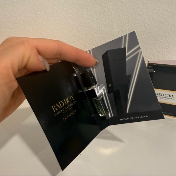 Carolina Herrera Bundle Good Girl Blush Ea De Parfum Dabber 7 ml Bad Boy 8ml - Picture 3 of 12